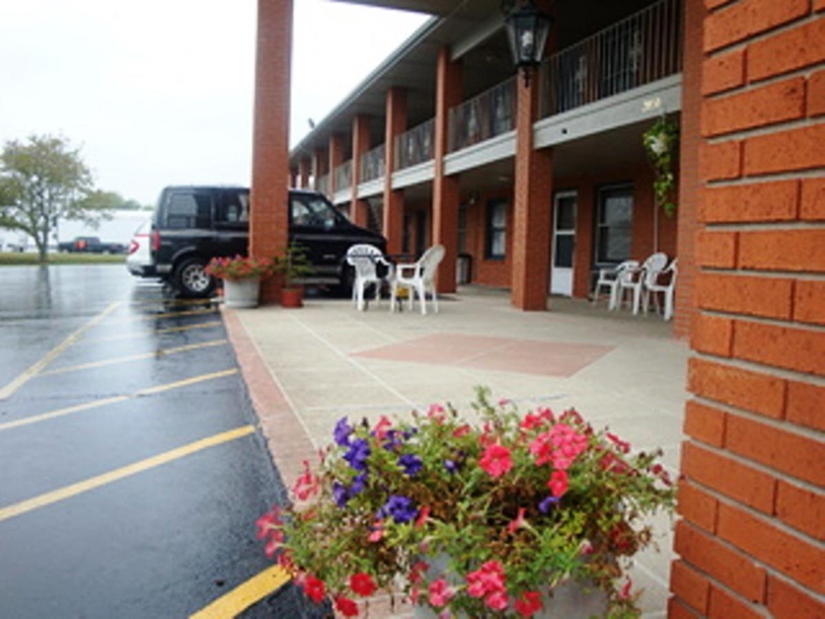 Travel Inn&Suites Frankfort Esterno foto
