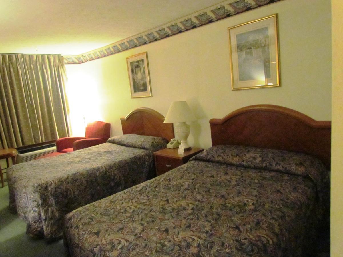 Travel Inn&Suites Frankfort Esterno foto