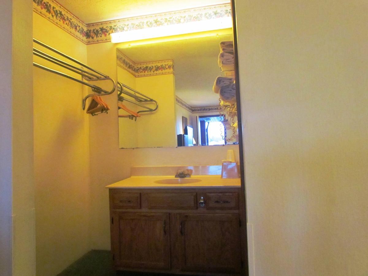 Travel Inn&Suites Frankfort Esterno foto